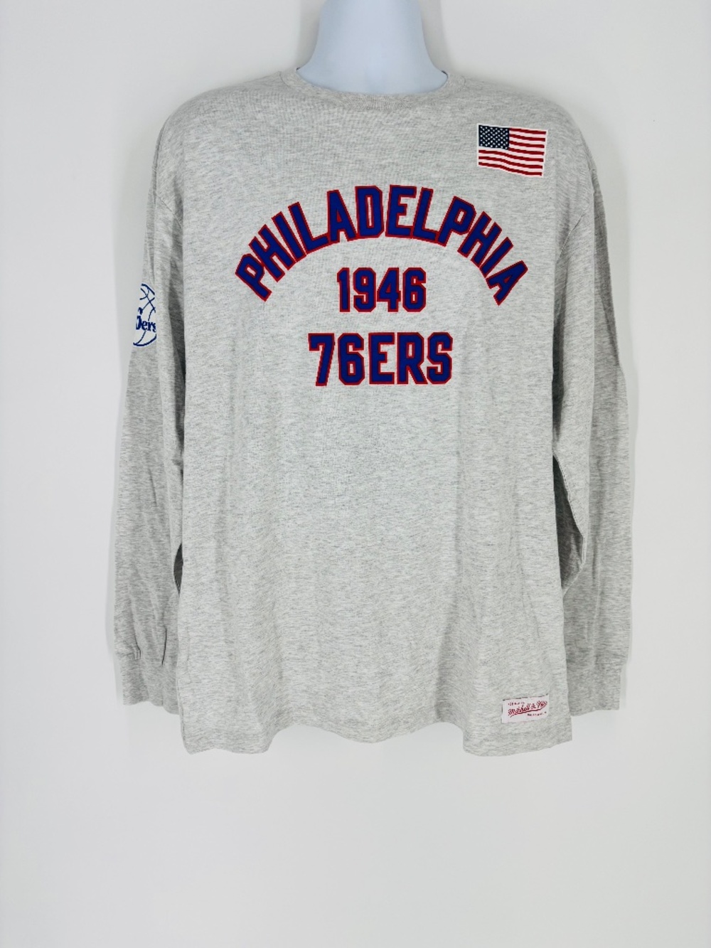 NWT Mitchell & Ness Men's Philadelphia 76ers Long Sleeve NBA Shirt Size: XL